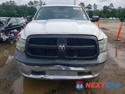 Piąte zdjęcie samochodu w środku: 2019 RAM 1500 CLASSIC TRADESMAN VIN:1C6RR6FT4KS724077 - miniatura