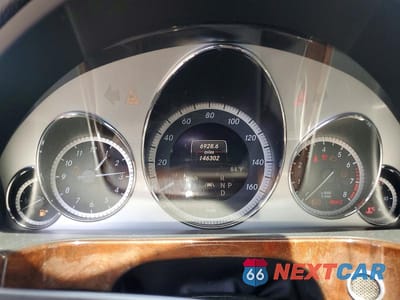 Zdjęcie 9 z 12 samochodu: 2013 MERCEDES-BENZ E 550 4MATIC VIN:WDDHF9BBXDA728676 - miniatura