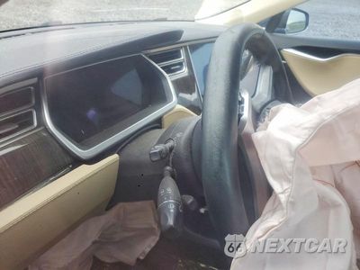 Zdjęcie 9 z 12 samochodu: 2013 TESLA MODEL S VIN:5YJSA1CG9DFP17248 - miniatura