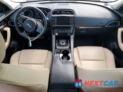 Zdjęcie 8 z 12 samochodu: 2017 JAGUAR F-PACE PREMIUM VIN:SADCJ2BNXHA093456 - miniatura