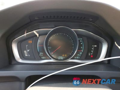Zdjęcie 9 z 12 samochodu: 2014 VOLVO S60 T5 VIN:YV1612FH0E1280546 - miniatura