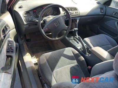Zdjęcie 8 z 12 samochodu: 1996 HONDA ACCORD EX VIN:1HGCD7253TA020052 - miniatura