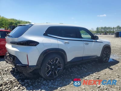 Trzecie zdjęcie samochodu z tyłu: 2023 BMW XM VIN:5YM23CS01P9S52450 - miniatura