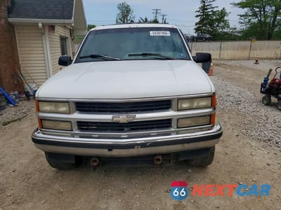 Piąte zdjęcie samochodu w środku: 1995 CHEVROLET TAHOE K1500 VIN:3GNEK18K5SG101231 - miniatura
