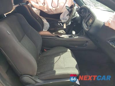 Zdjęcie 7 z 13 samochodu: 2017 DODGE CHALLENGER SXT VIN:2C3CDZAG2HH611192 - miniatura