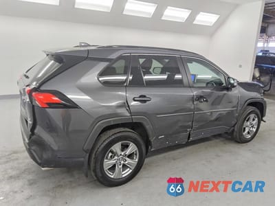Trzecie zdjęcie samochodu z tyłu: 2024 TOYOTA RAV4 HYBRID XLE VIN:2T3RWRFV4RW242988 - miniatura