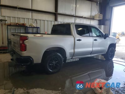 Trzecie zdjęcie samochodu z tyłu: 2019 CHEVROLET SILVERADO K1500 TRAIL BOSS CUSTOM VIN:3GCPYCEF0KG143048 - miniatura