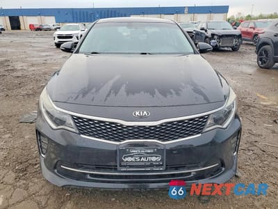 Piąte zdjęcie samochodu w środku: 2018 KIA OPTIMA S VIN:5XXGT4L33JG217187 - miniatura