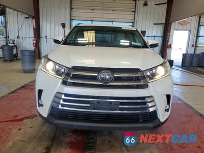 Piąte zdjęcie samochodu w środku: 2019 TOYOTA HIGHLANDER LIMITED VIN:5TDDZRFH7KS962255 - miniatura