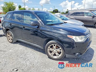Czwarte zdjęcie samochodu z boku: 2014 MITSUBISHI OUTLANDER ES VIN:JA4AD3A3XEZ013306 - miniatura