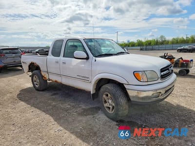 Czwarte zdjęcie samochodu z boku: 2002 TOYOTA TUNDRA ACCESS CAB LIMITED VIN:5TBBT48112S257245 - miniatura
