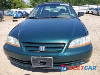 Piąte zdjęcie samochodu w środku: 2002 HONDA ACCORD EX VIN:1HGCG16582A041086 - miniatura