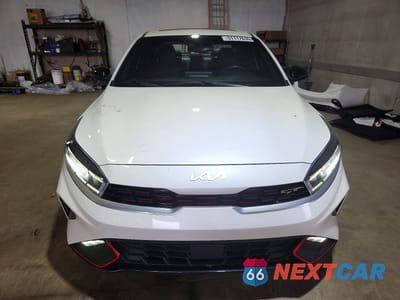 Piąte zdjęcie samochodu w środku: 2023 KIA FORTE GT VIN:3KPF44AC1PE636345 - miniatura