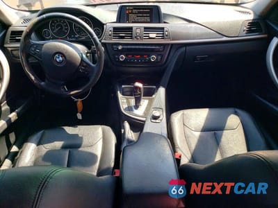 Zdjęcie 8 z 12 samochodu: 2013 BMW 320 I XDRIVE VIN:WBA3C3C58DF980980 - miniatura