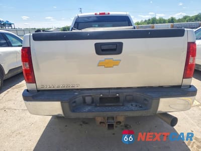 Zdjęcie 6 z 12 samochodu: 2011 CHEVROLET SILVERADO K3500 VIN:1GC4KZC83BF183850 - miniatura