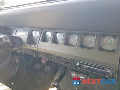 Zdjęcie 9 z 12 samochodu: 1995 JEEP WRANGLER VIN:1J4FY19P5SP266062 - miniatura