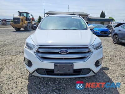 Piąte zdjęcie samochodu w środku: 2018 FORD ESCAPE SE VIN:1FMCU9GD6JUC60603 - miniatura