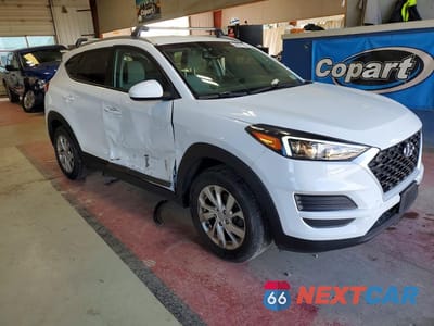 Czwarte zdjęcie samochodu z boku: 2019 HYUNDAI TUCSON VALUE VIN:KM8J3CA46KU010442 - miniatura