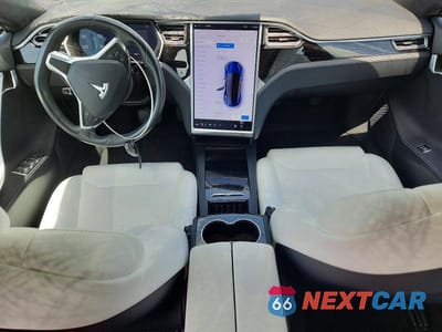 Zdjęcie 8 z 12 samochodu: 2018 TESLA MODEL S VIN:5YJSA1E20JF243493 - miniatura