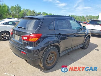 Trzecie zdjęcie samochodu z tyłu: 2011 MITSUBISHI RVR GT VIN:JA4AJ4AU6BZ600704 - miniatura