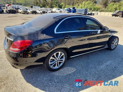 Trzecie zdjęcie samochodu z tyłu: 2017 MERCEDES-BENZ C 300 VIN:55SWF4JB6HU225034 - miniatura
