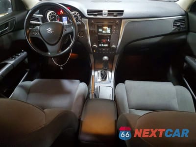 Zdjęcie 8 z 12 samochodu: 2010 SUZUKI KIZASHI SE VIN:JS2RE9A3XA6101251 - miniatura