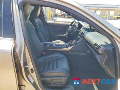 Zdjęcie 7 z 13 samochodu: 2018 LEXUS IS 300 VIN:JTHBA1D23J5075334 - miniatura