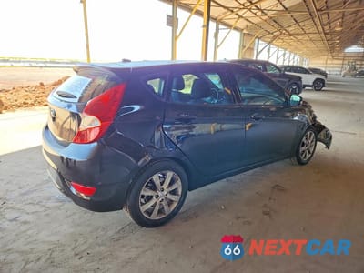 Trzecie zdjęcie samochodu z tyłu: 2013 HYUNDAI ACCENT SE VIN:KMHCU5AEXDU077221 - miniatura