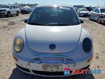Piąte zdjęcie samochodu w środku: 2010 VOLKSWAGEN NEW BEETLE VIN:3VWPW3AG5AM028835 - miniatura