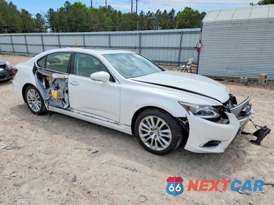 Czwarte zdjęcie samochodu z boku: 2014 LEXUS LS 460 VIN:JTHCL5EF4E5021702 - miniatura