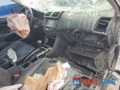 Zdjęcie 8 z 12 samochodu: 2005 HONDA ACCORD EX VIN:1HGCM66895A071556 - miniatura