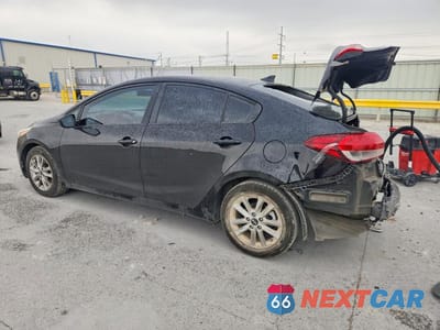 Drugie zdjęcie samochodu z przodu: 2017 KIA FORTE LX VIN:3KPFL4A72HE067660 - miniatura