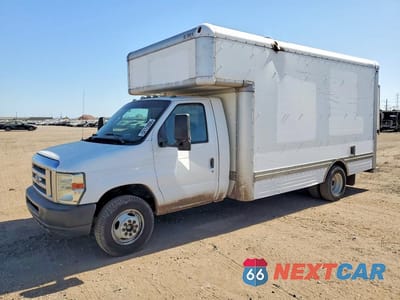 2011 FORD E450 BOX TRUCK 1FDXE4FSXBDA13653 - główne zdjęcie licytacji z USA - miniatura