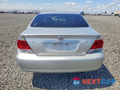 Zdjęcie 6 z 12 samochodu: 2005 TOYOTA CAMRY LE VIN:JTDBE32K850313640 - miniatura