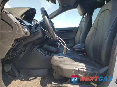 Zdjęcie 7 z 13 samochodu: 2016 BMW X1 XDRIVE28I VIN:WBXHT3C34GP889715 - miniatura