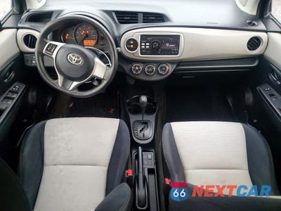 Zdjęcie 8 z 12 samochodu: 2012 TOYOTA YARIS 5-DOOR LE VIN:JTDKTUD34CD526821 - miniatura