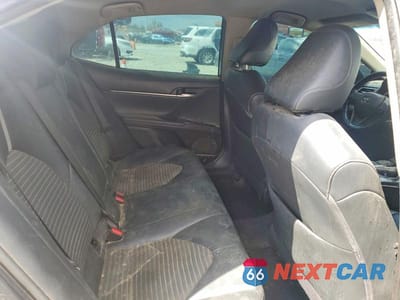 Zdjęcie 10 z 12 samochodu: 2018 TOYOTA CAMRY L VIN:4T1B11HK9JU522505 - miniatura