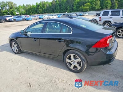 Drugie zdjęcie samochodu z przodu: 2013 VOLVO S60 T5 VIN:YV1612FS1D2172439 - miniatura
