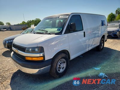 2018 CHEVROLET EXPRESS G2500 1GCWGAFGXJ1911674 - główne zdjęcie licytacji z USA - miniatura