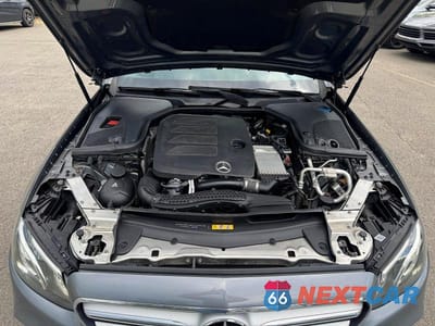 Zdjęcie 8 z 10 samochodu: 2017 MERCEDES-BENZ E 300 4MATIC VIN:WDDZF4KB5HA072058 - miniatura