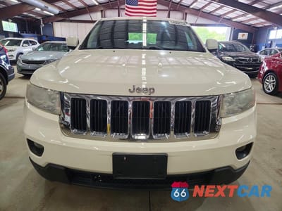 Piąte zdjęcie samochodu w środku: 2012 JEEP GRAND CHEROKEE LAREDO VIN:1C4RJFAG7CC220211 - miniatura