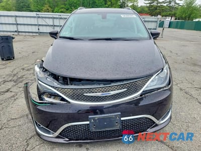Piąte zdjęcie samochodu w środku: 2018 CHRYSLER PACIFICA TOURING L VIN:2C4RC1BG8JR124149 - miniatura