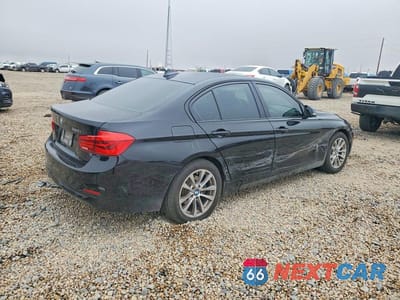 Trzecie zdjęcie samochodu z tyłu: 2016 BMW 320 I VIN:WBA8E1G55GNU10802 - miniatura
