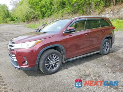 2018 TOYOTA HIGHLANDER XLE 5TDJZRFH0JS499604 - główne zdjęcie licytacji z USA - miniatura