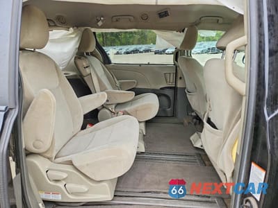 Zdjęcie 11 z 13 samochodu: 2017 TOYOTA SIENNA LE VIN:5TDKZ3DC9HS797832 - miniatura