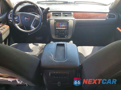 Zdjęcie 8 z 12 samochodu: 2011 GMC YUKON SLE VIN:1GKS2AE00BR267613 - miniatura