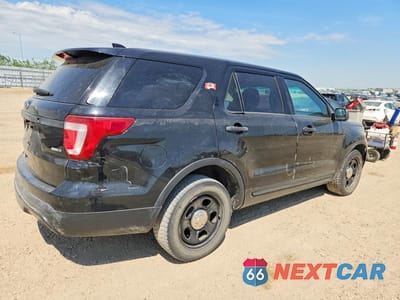 Trzecie zdjęcie samochodu z tyłu: 2017 FORD EXPLORER POLICE INTERCEPTOR VIN:1FM5K8AR6HGD25536 - miniatura