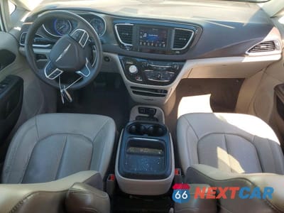 Zdjęcie 8 z 13 samochodu: 2020 CHRYSLER VOYAGER LXI VIN:2C4RC1DG2LR156823 - miniatura