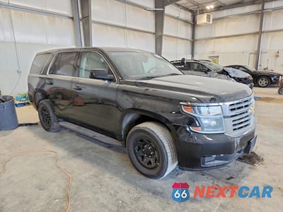 Czwarte zdjęcie samochodu z boku: 2020 CHEVROLET TAHOE PPV 4WD VIN:1GNSKDEC9LR146434 - miniatura