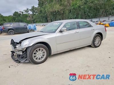 2010 CHRYSLER 300 TOURING 2C3CA5CV1AH327488 - główne zdjęcie licytacji z USA - miniatura